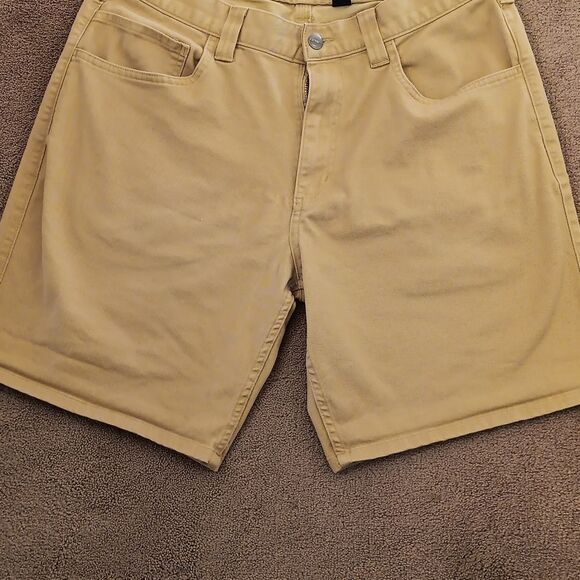 Carhartt Relaxed Fit Tan Shorts. Athleisure, Work, Play - Picture 6 of 11